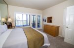 Large Master King Suite with views, private entrance to deck with hot tub